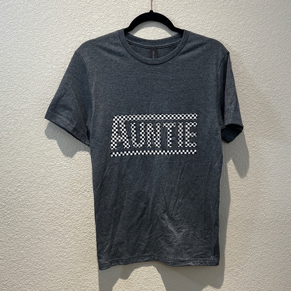 Gildan Charcoal Short Sleeve 'AUNTIE' Checkerboard Tee Size Small